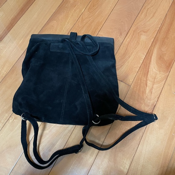 ASOS DESIGN leather and suede roll top midi backpack - Picture 4 of 4